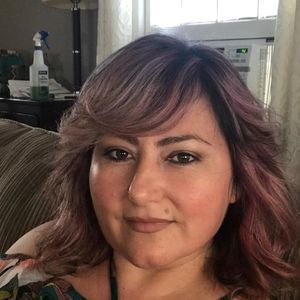 Meet your Posher, Adela